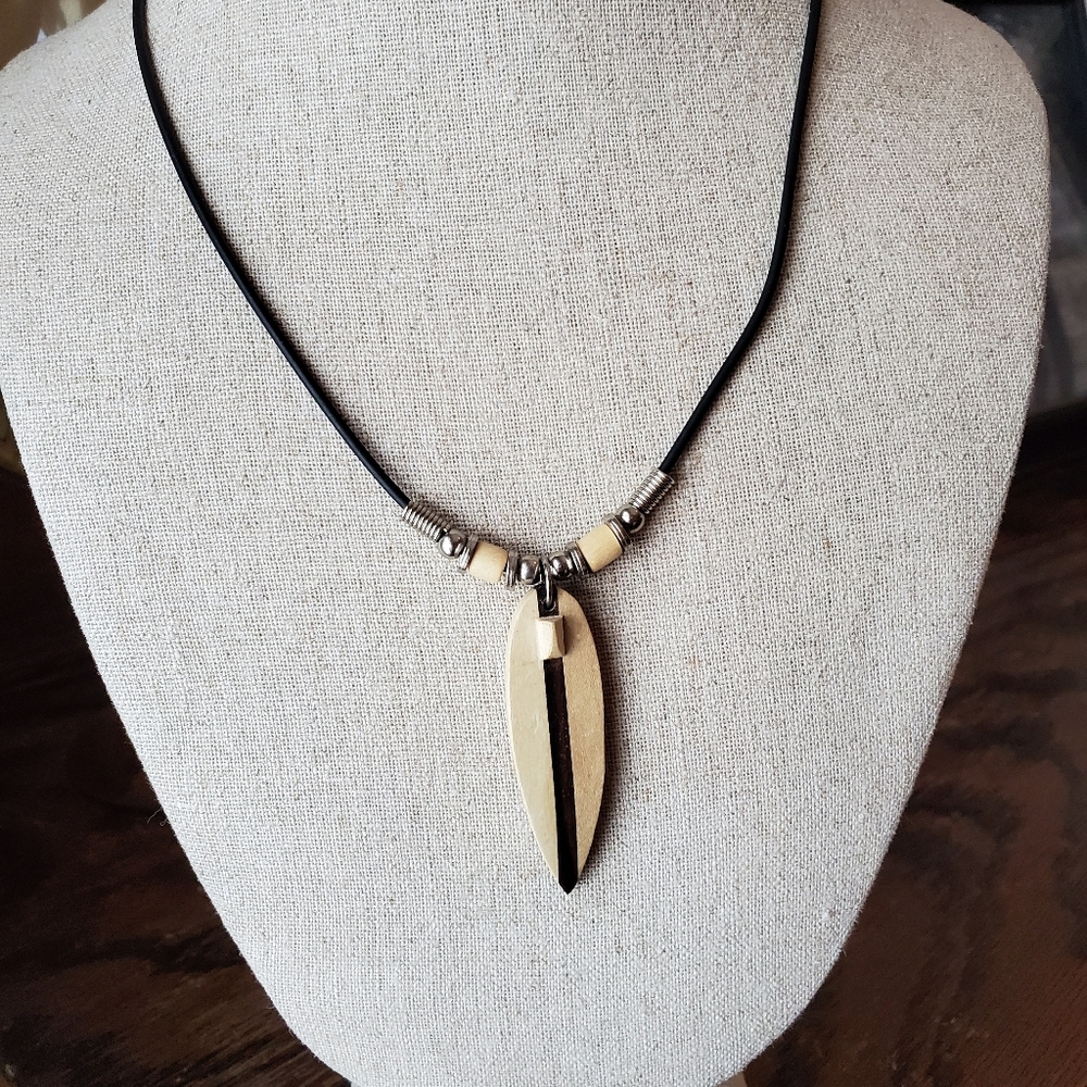 17.5" surfboard necklace